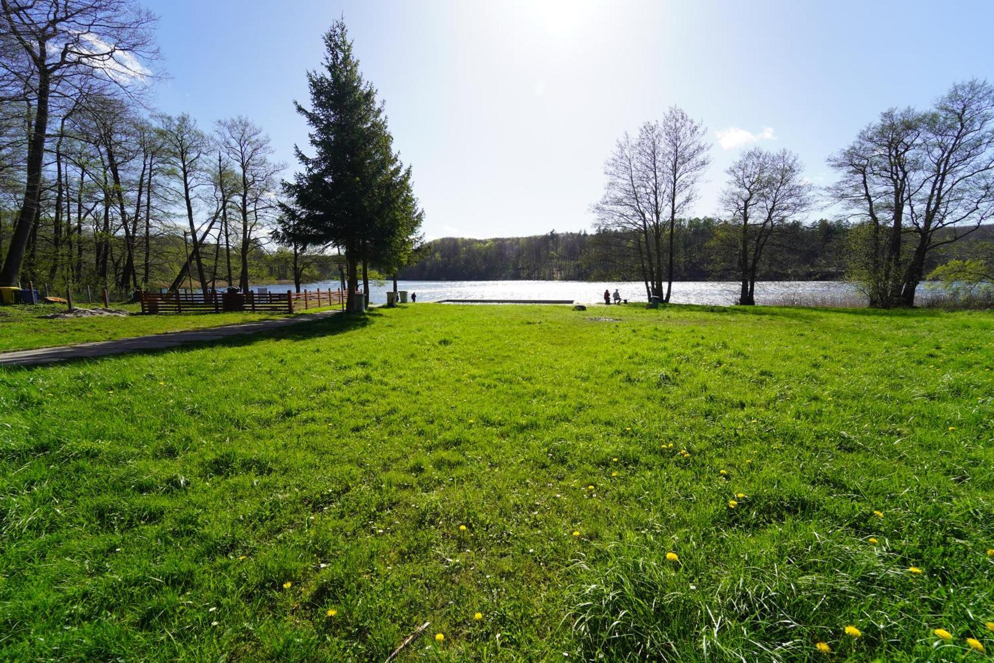 Dom Wypoczynkowy Lesny Zakatek Nad Jeziorem Gościno Exterior foto